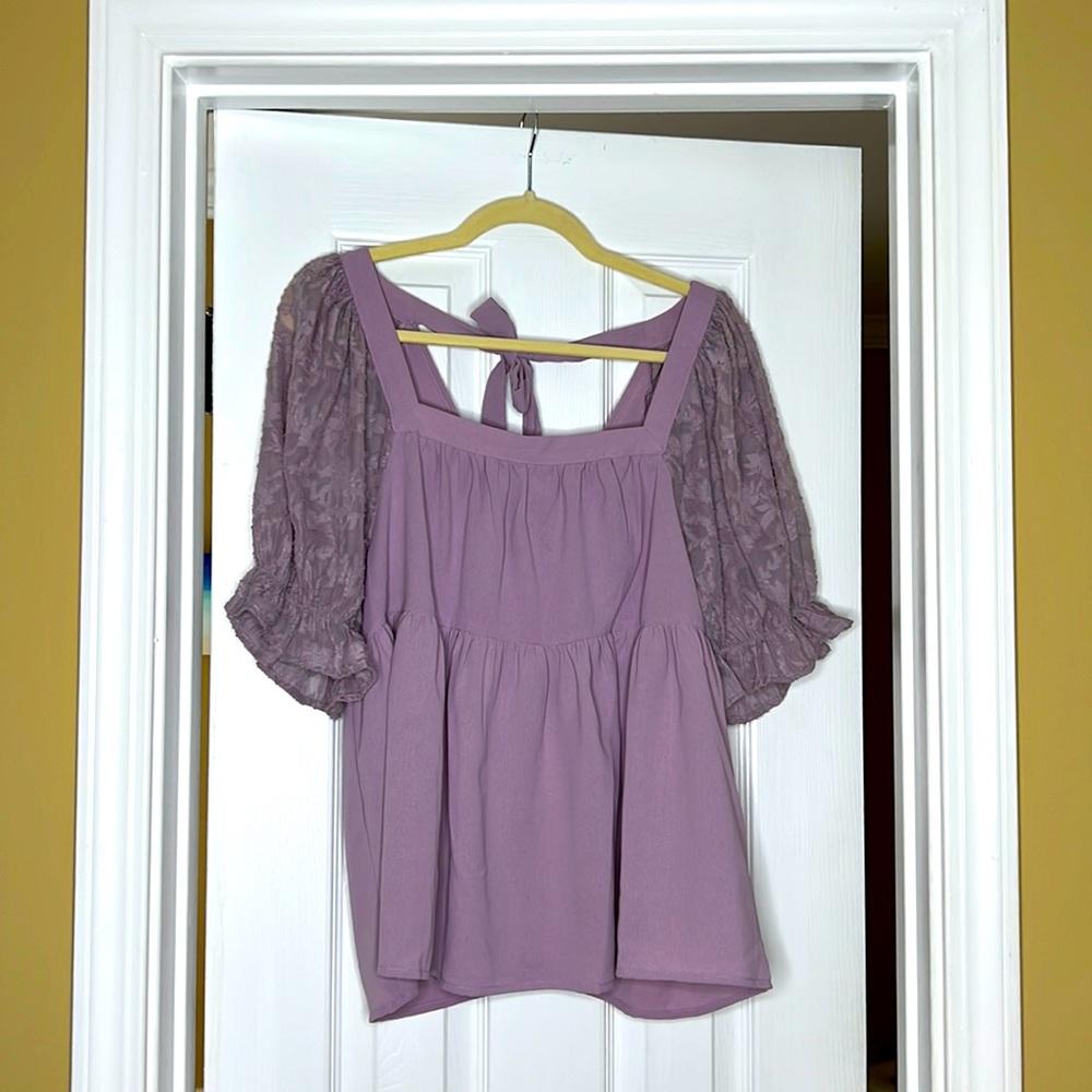 NEVER WORN WITH TAGS Entro top